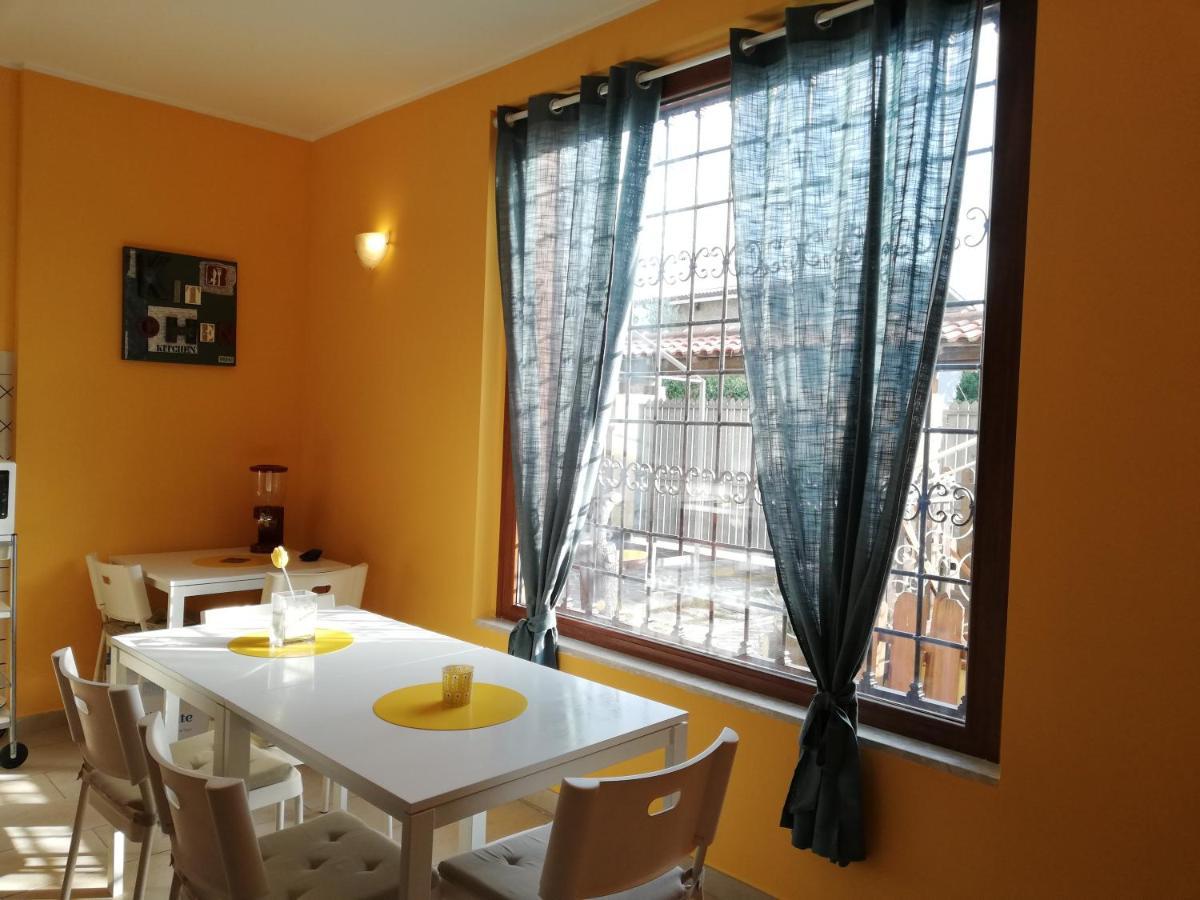 The Yellow House Fiumicino Exterior photo