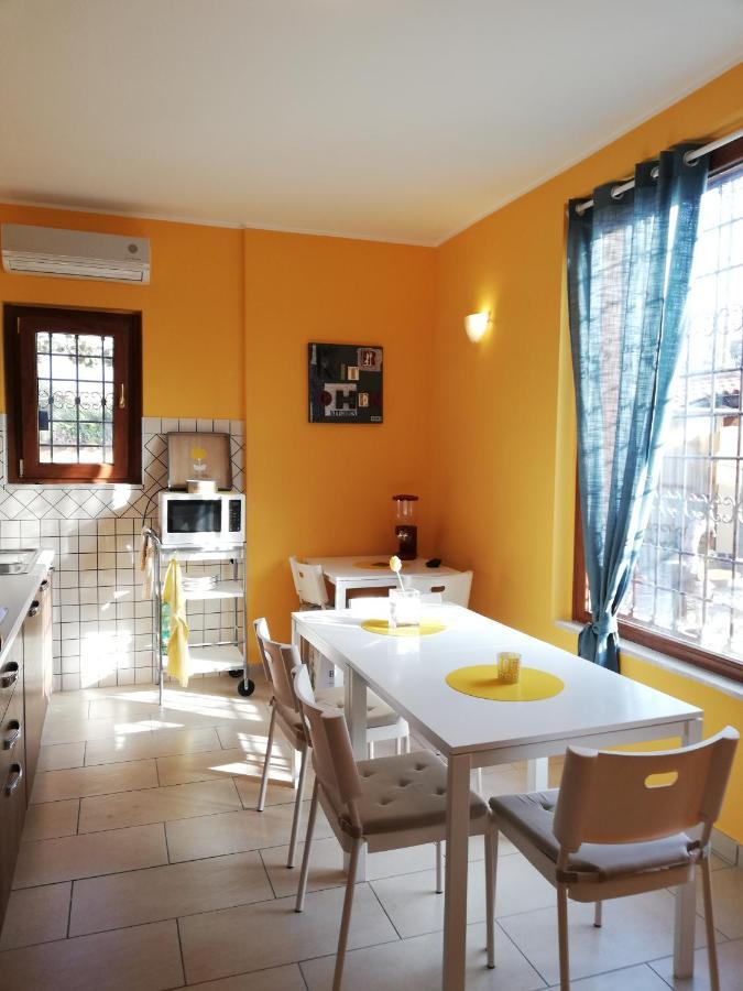 The Yellow House Fiumicino Exterior photo