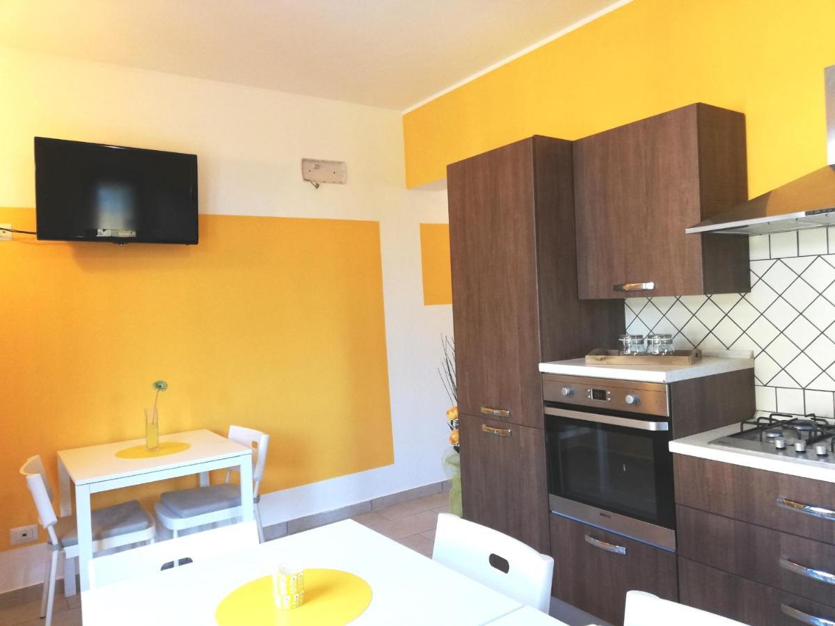 The Yellow House Fiumicino Exterior photo
