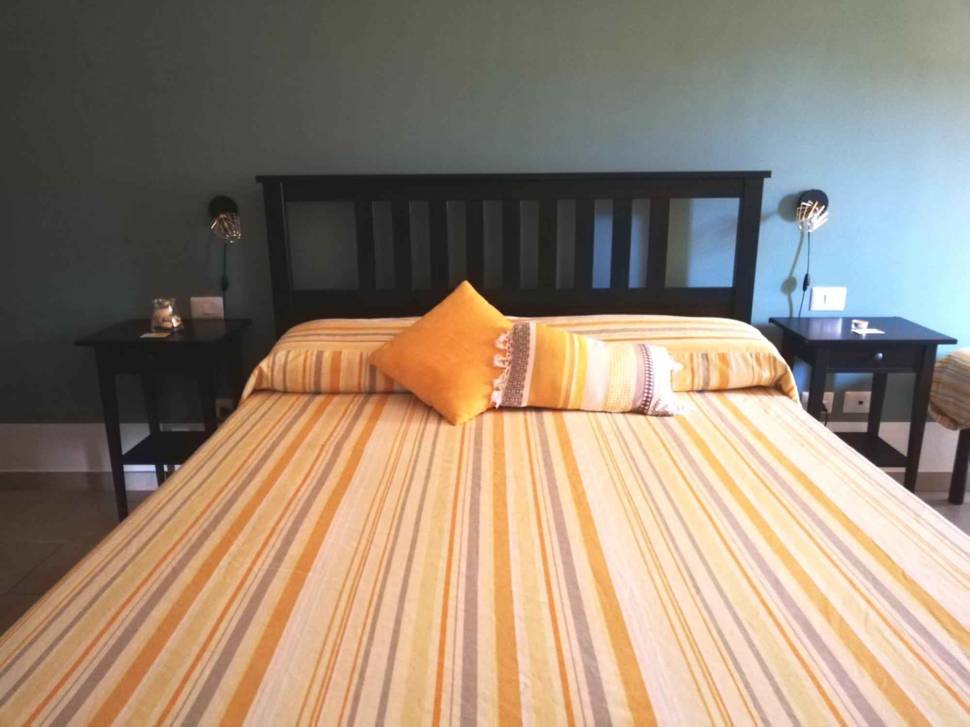 The Yellow House Fiumicino Room photo
