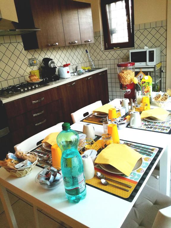 The Yellow House Fiumicino Exterior photo